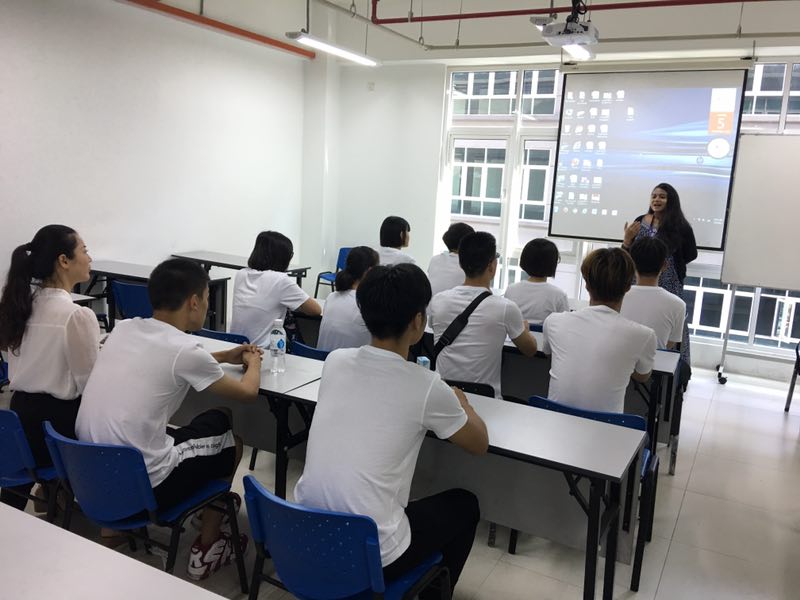 英语智慧课堂∣翻转、合作、生成的深度阅读