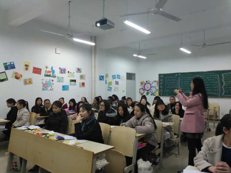 师范学院组织开展阅读伴我行,书香润泽心灵主