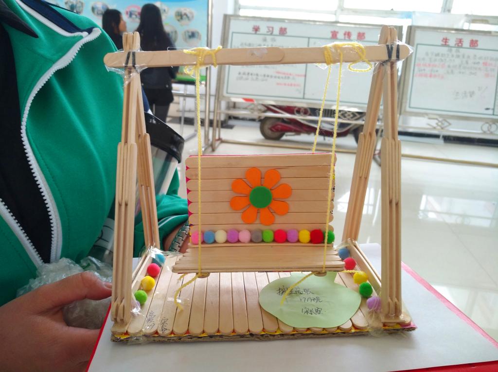 护理学院举办手工艺品作品评比暨颁奖活动